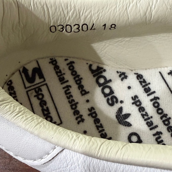 Adidas Yabisah Spezial Shoes - Picture 6 of 7